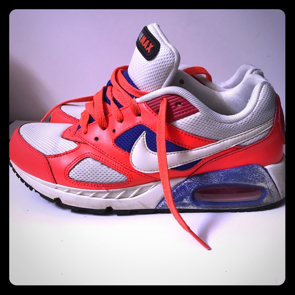 Nike AirMax 90 sneakers